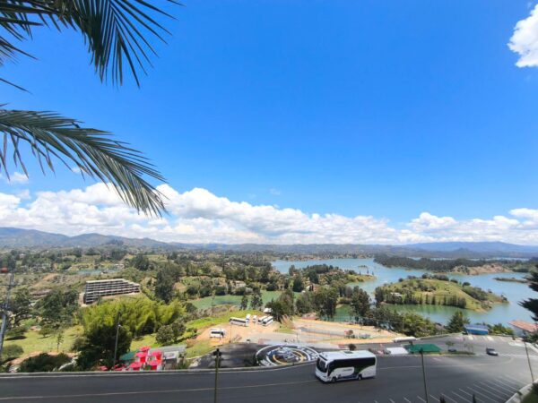 Tour Guatapé y Piedra del Peñol - Image 2