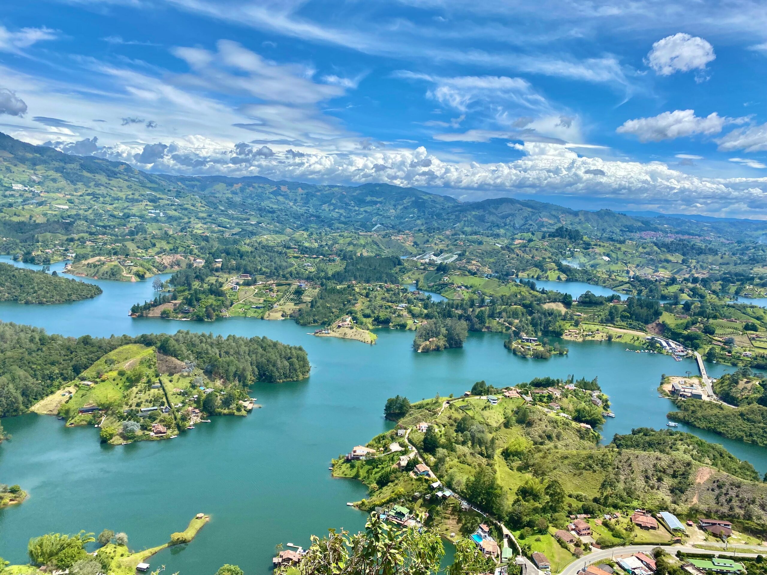 Panorámica de Guatapé y embalses