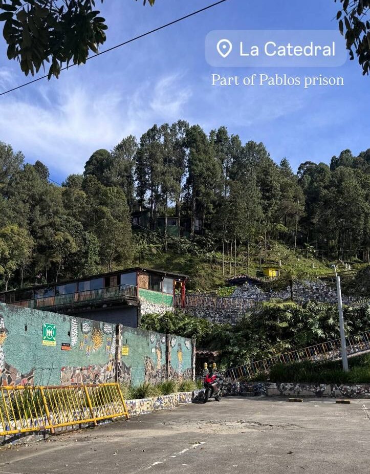 Tour Pablo Escobar - Image 2