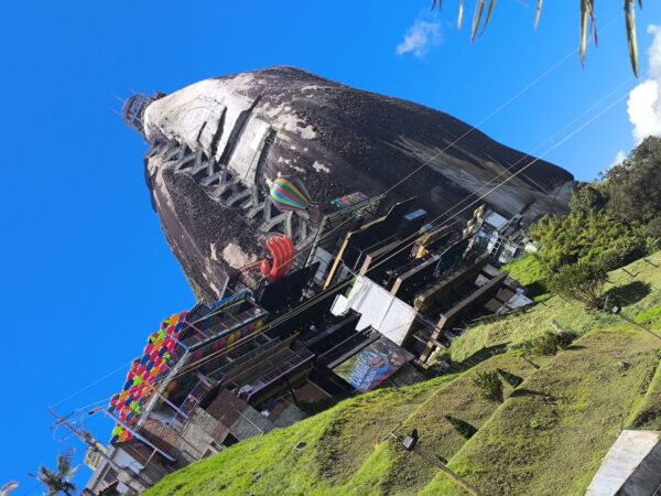 Tour Guatapé y Piedra del Peñol - Image 7